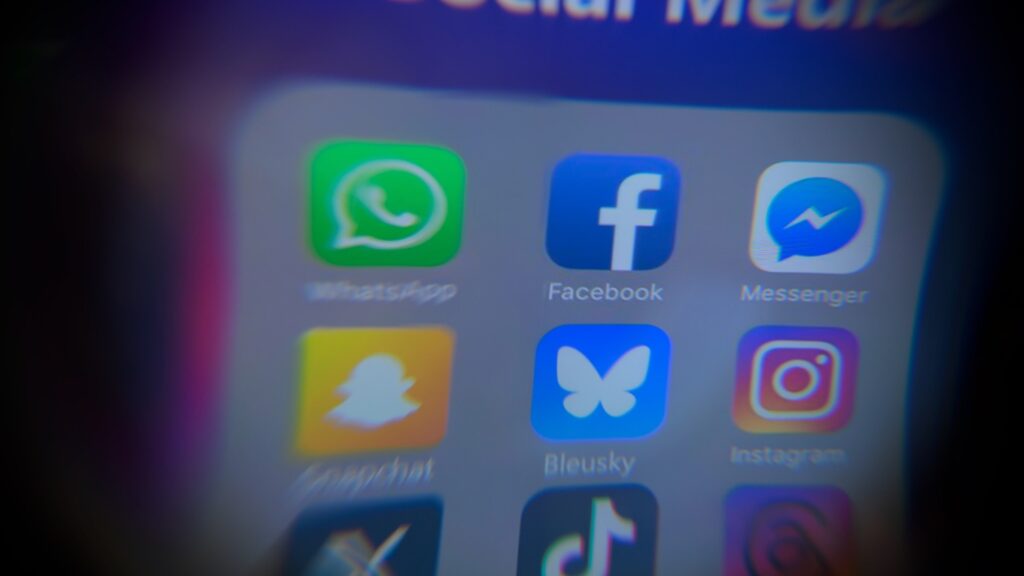 Mashable Digest: April ,